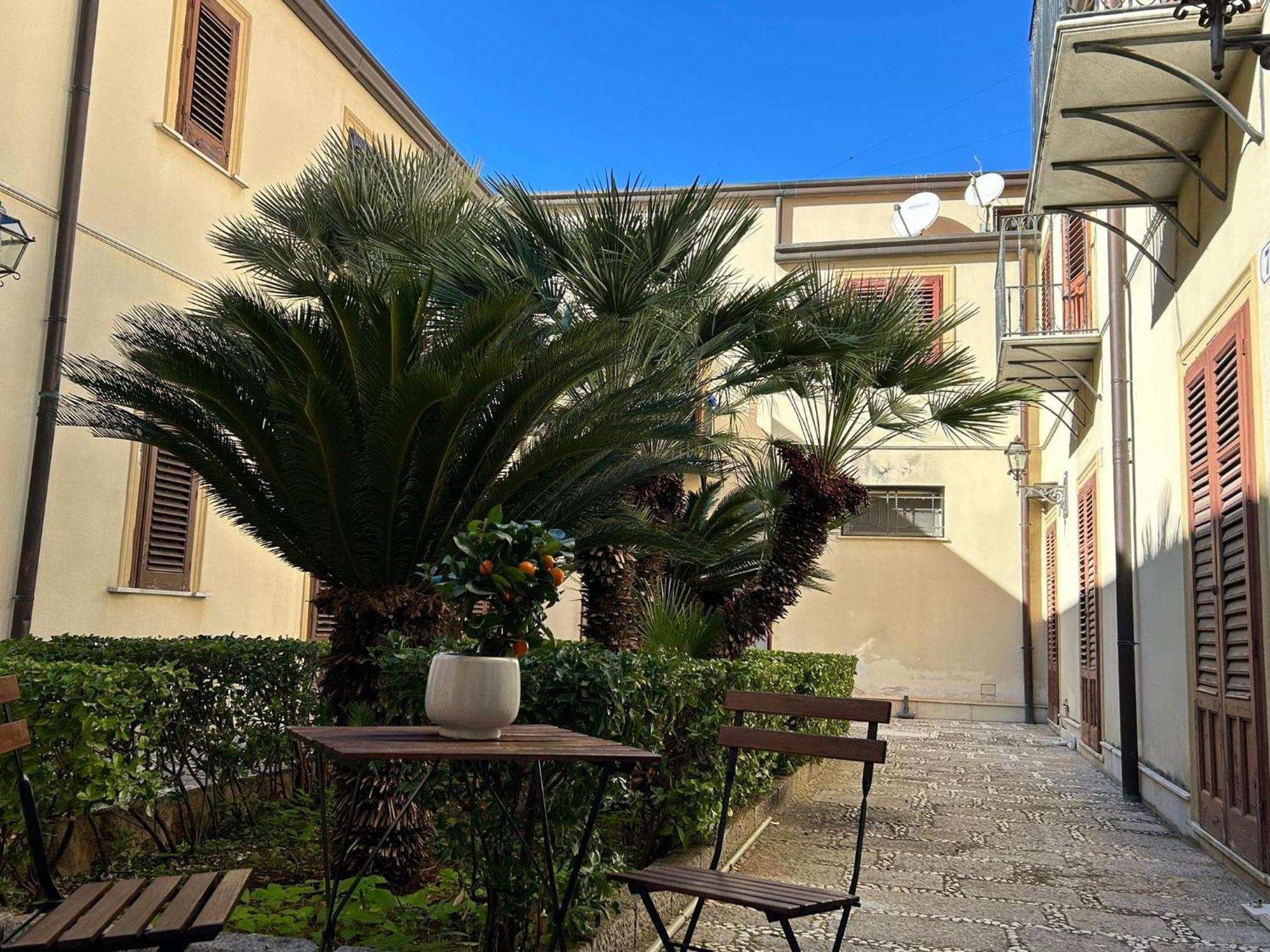 Corte Dei Re Di Palermo Apartment Exterior foto